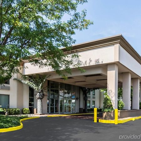 Plaza Inn & Suites Hagerstown Buitenkant foto