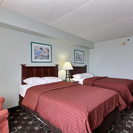 Plaza Inn & Suites Hagerstown Buitenkant foto