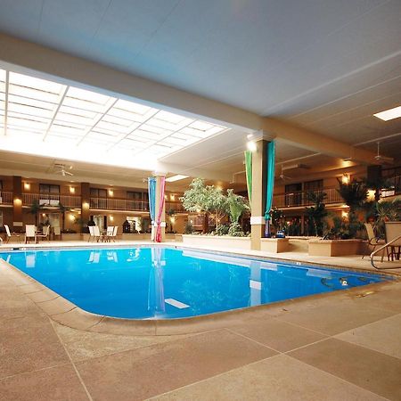 Plaza Inn & Suites Hagerstown Buitenkant foto