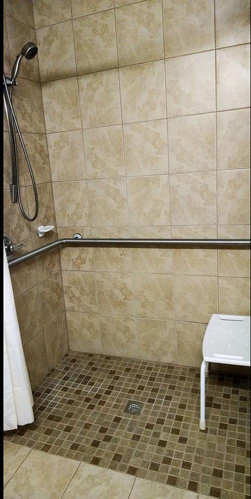 Plaza Inn & Suites Hagerstown Buitenkant foto