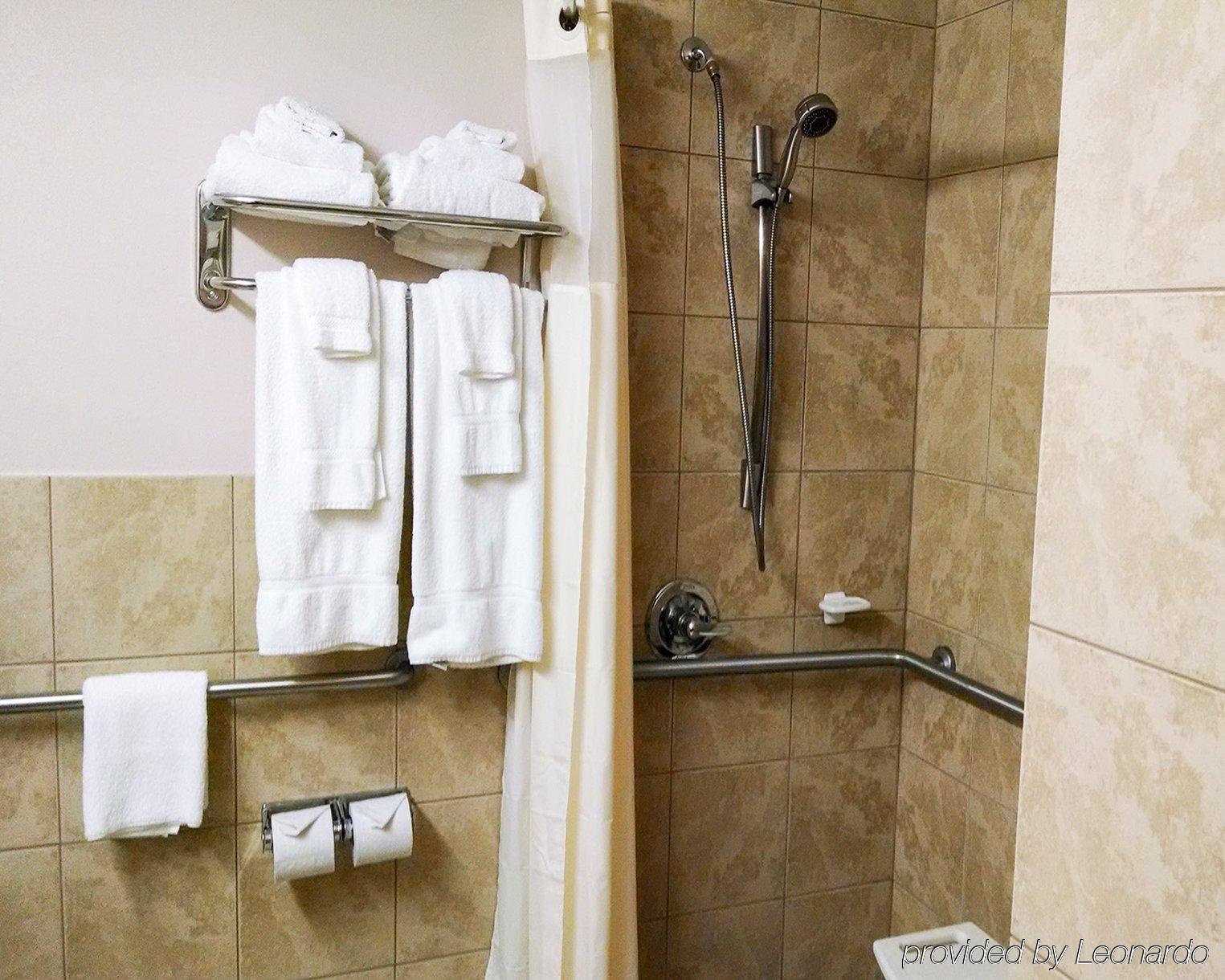 Plaza Inn & Suites Hagerstown Buitenkant foto
