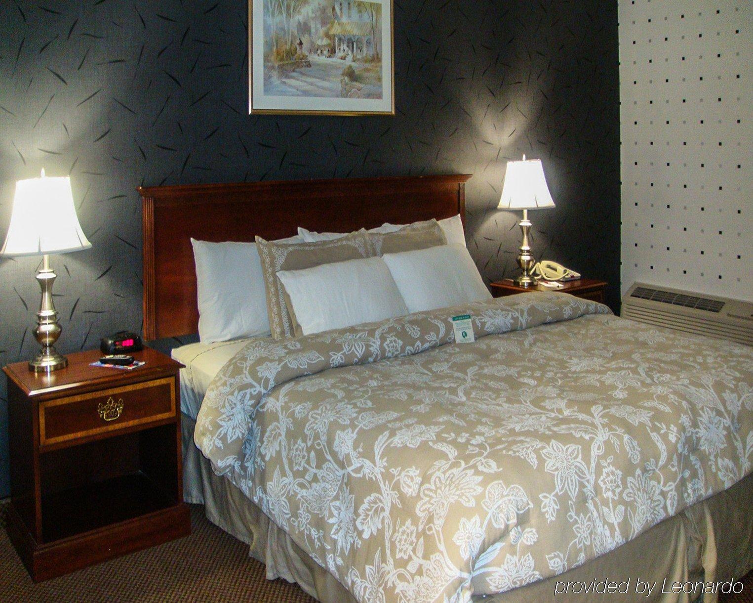 Plaza Inn & Suites Hagerstown Buitenkant foto