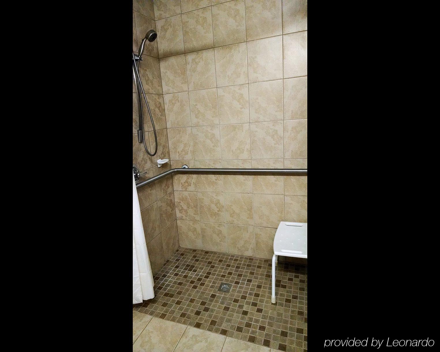 Plaza Inn & Suites Hagerstown Buitenkant foto