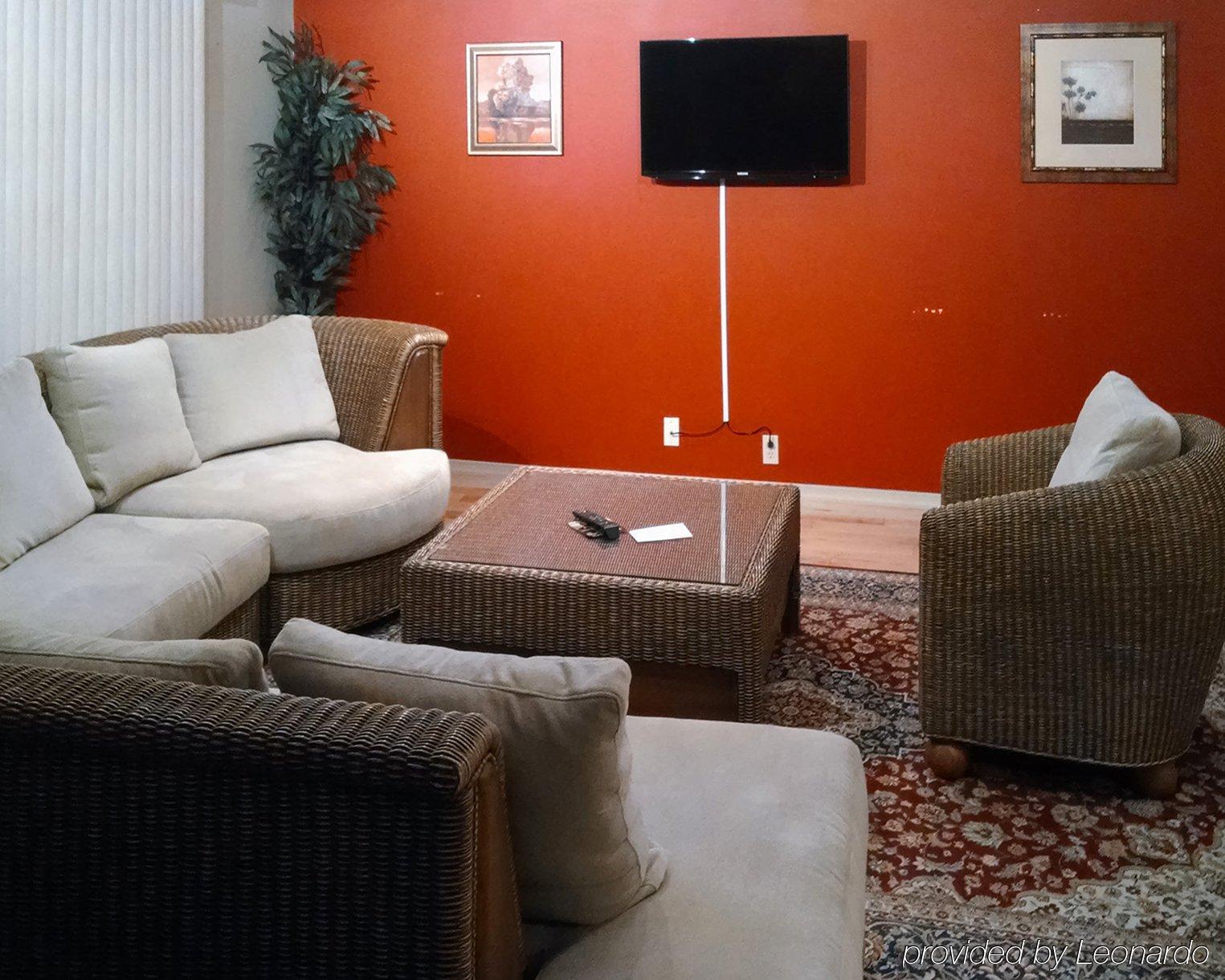 Plaza Inn & Suites Hagerstown Buitenkant foto