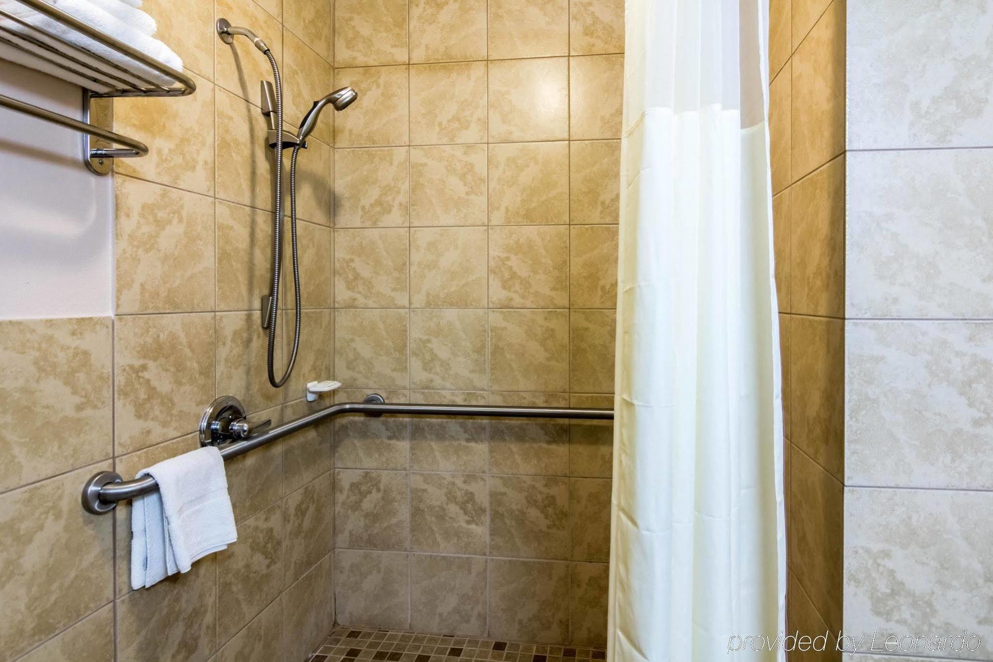 Plaza Inn & Suites Hagerstown Buitenkant foto