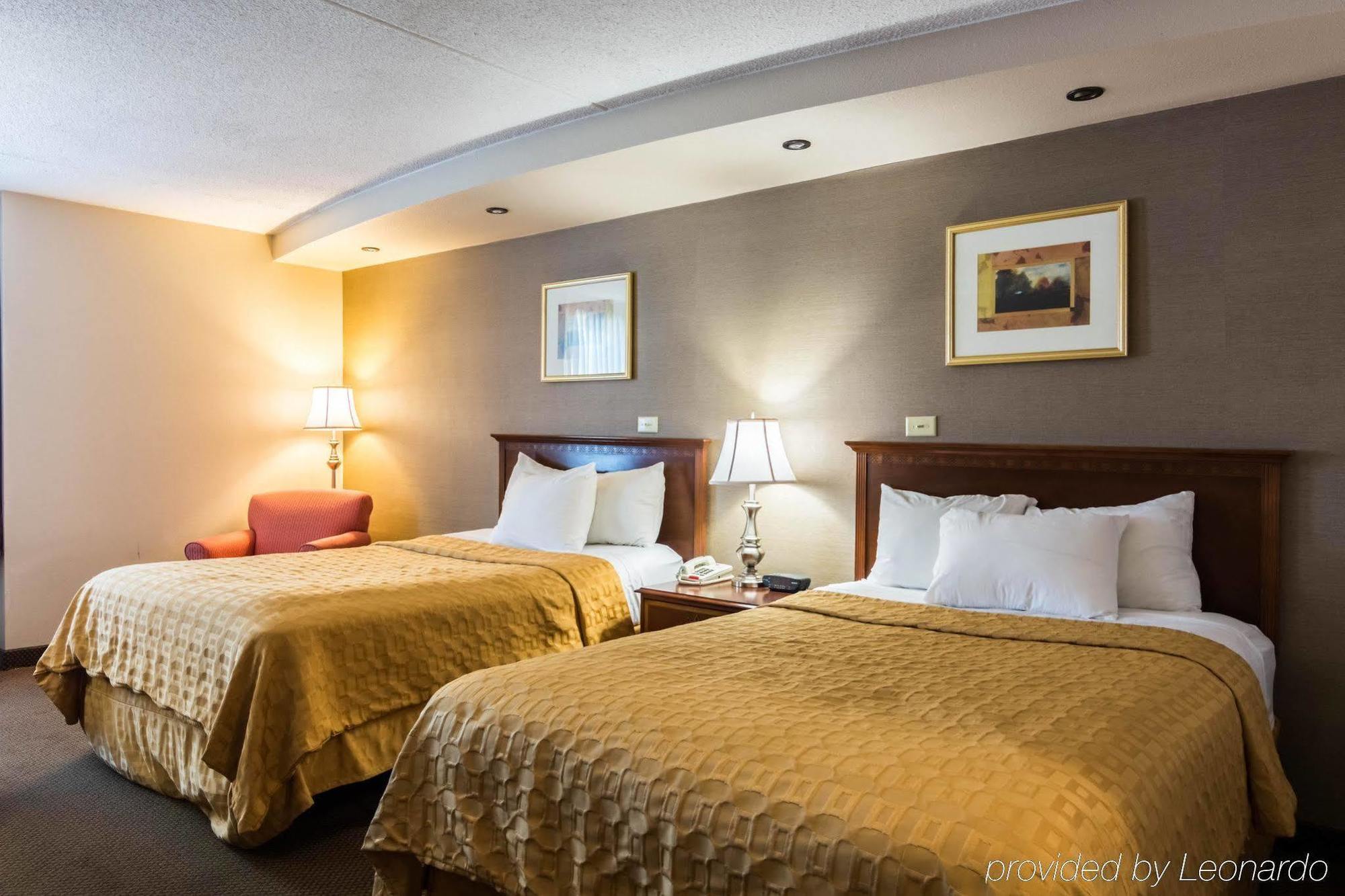 Plaza Inn & Suites Hagerstown Buitenkant foto