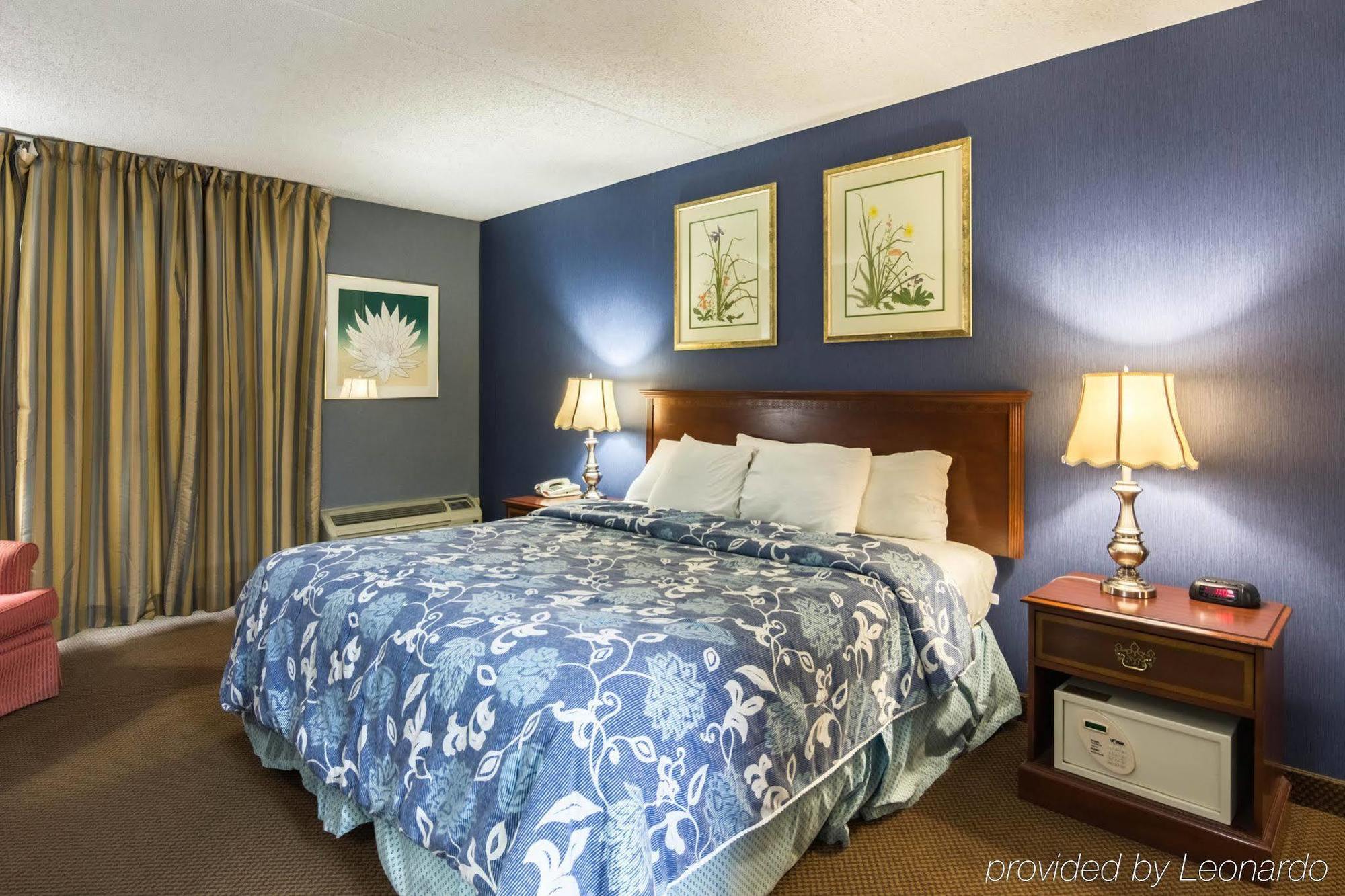 Plaza Inn & Suites Hagerstown Buitenkant foto
