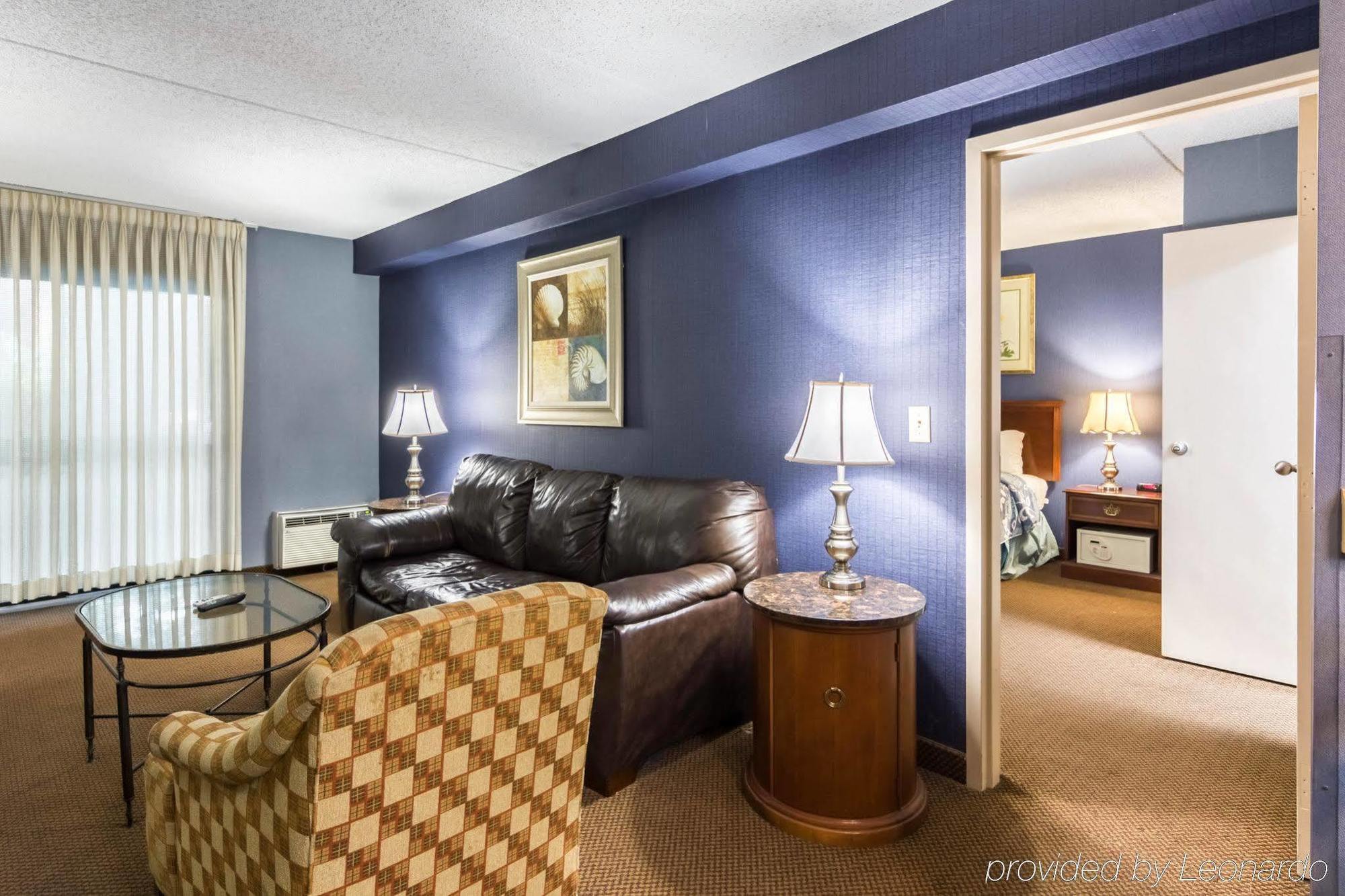 Plaza Inn & Suites Hagerstown Buitenkant foto