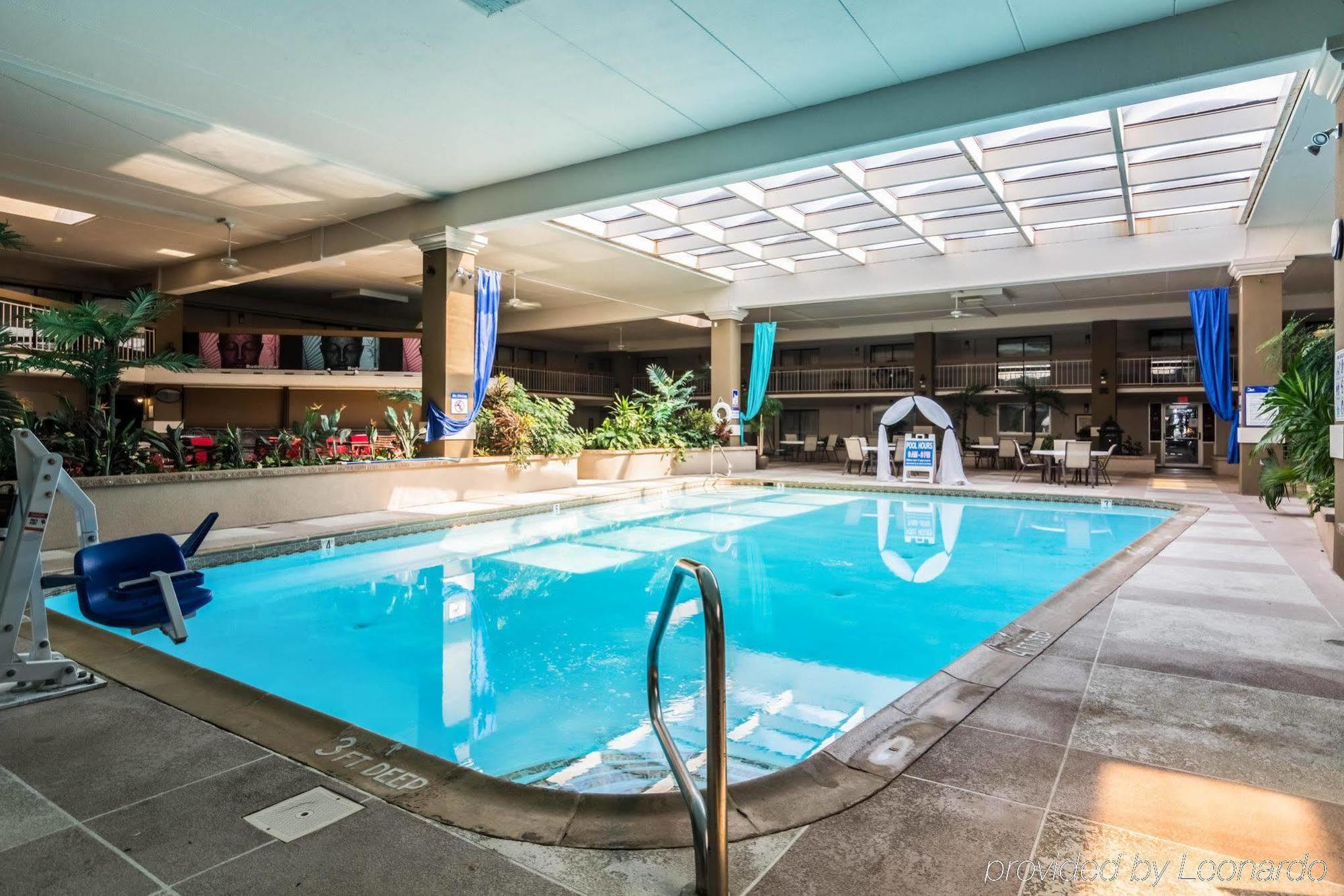 Plaza Inn & Suites Hagerstown Buitenkant foto