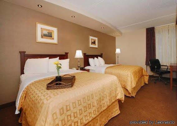 Plaza Inn & Suites Hagerstown Buitenkant foto