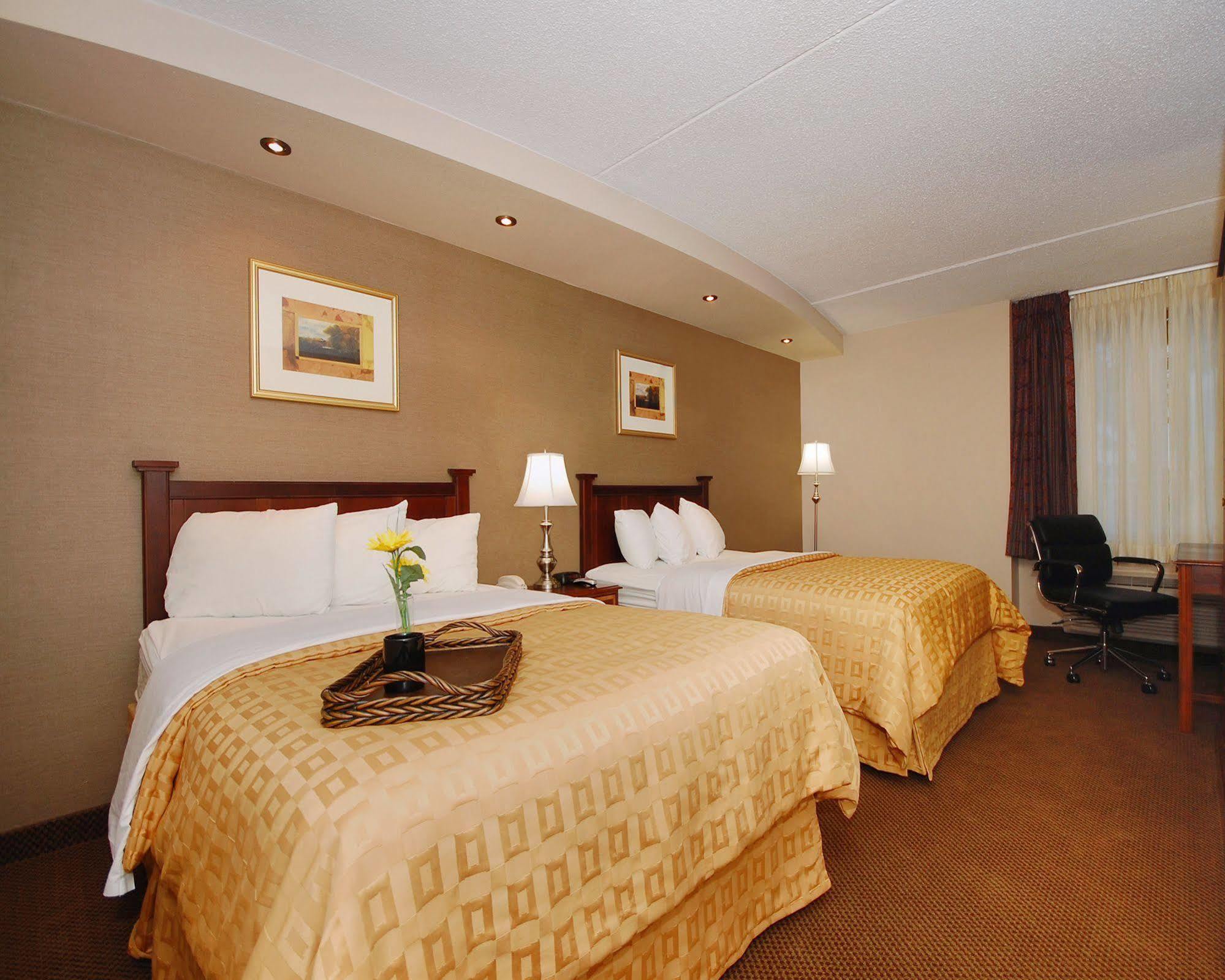 Plaza Inn & Suites Hagerstown Kamer foto