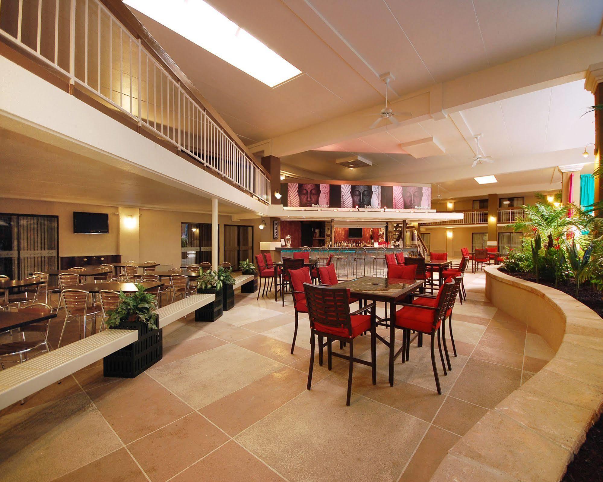 Plaza Inn & Suites Hagerstown Buitenkant foto