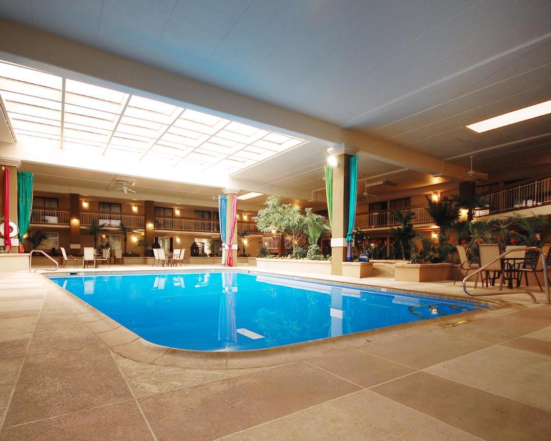 Plaza Inn & Suites Hagerstown Buitenkant foto
